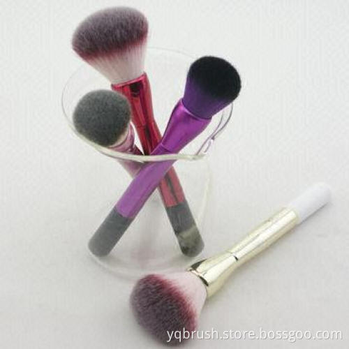 Pump powder brush